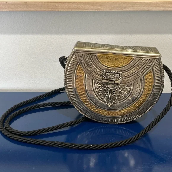 Free People Hammered Metal Bag Purse Hard Case Brass Silver Black Cord Crossbody - Picture 2 of 9